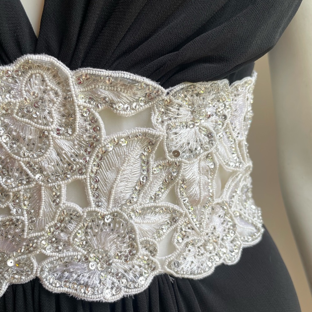 Dress - Picture 3 of 13